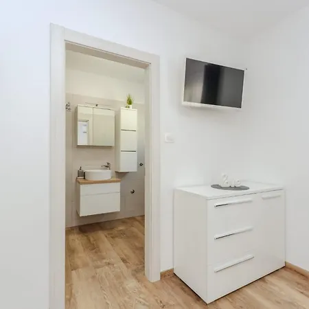 Villa Pepinela - *